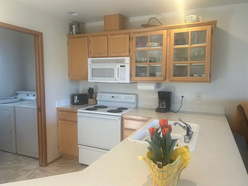 Fully Furnished 2 Bedroom Condo - Pet Friendly!  30 Day Minimum Stay Required. - Image 1