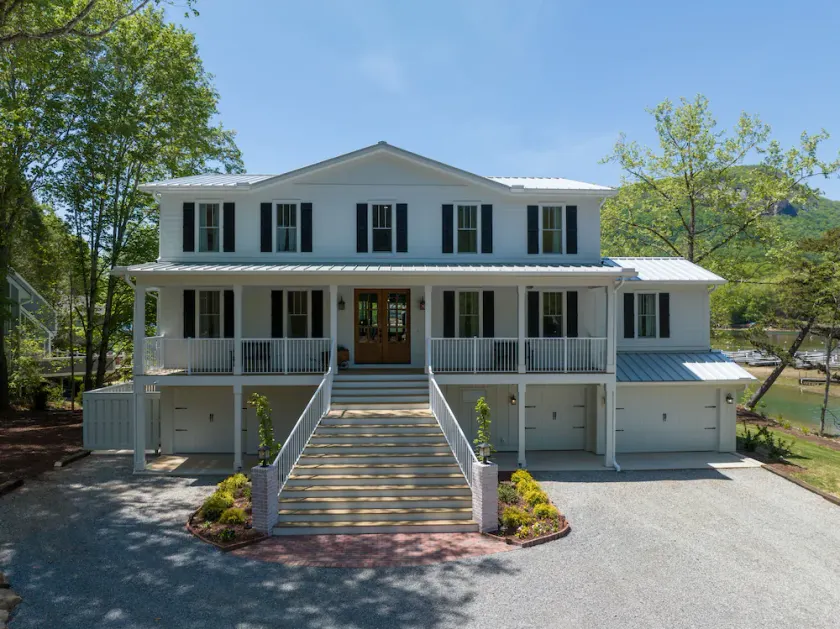 Brand New LAKE FRONT-6 BR 7 BA home with direct views of Rumbling Bald - Image 1