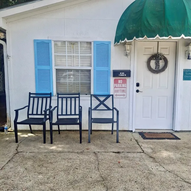 Downtown cottage on Church St - Image 1