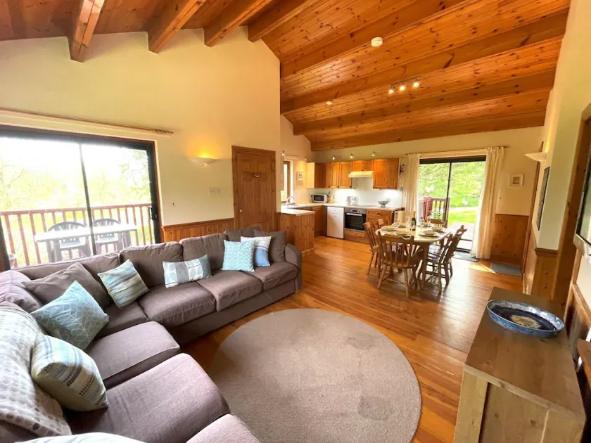 Beautiful 3BR Lodge - Stunning Beach and Golf Location - Pass the Keys - Image 1