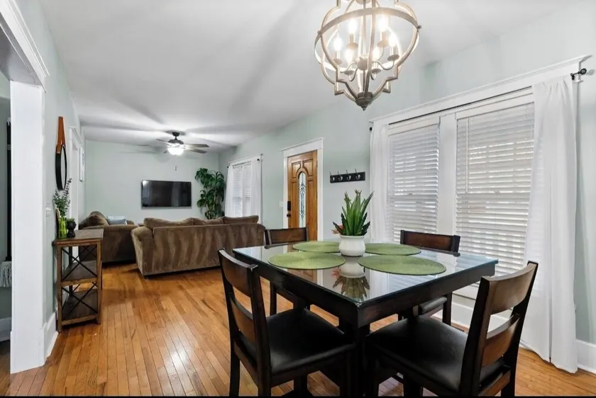 *Relaxing Southern Comfort Retreat*- 5mins from Downtown - Image 1