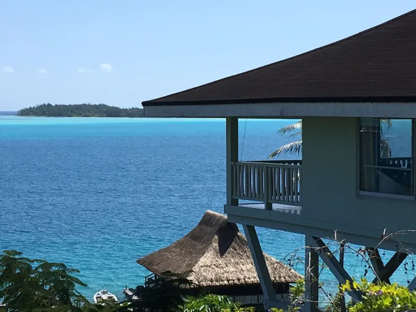 Gorgeous Lagoonfront Villa In Bora Bora Perfect spot for honeymooners & families - Image 1