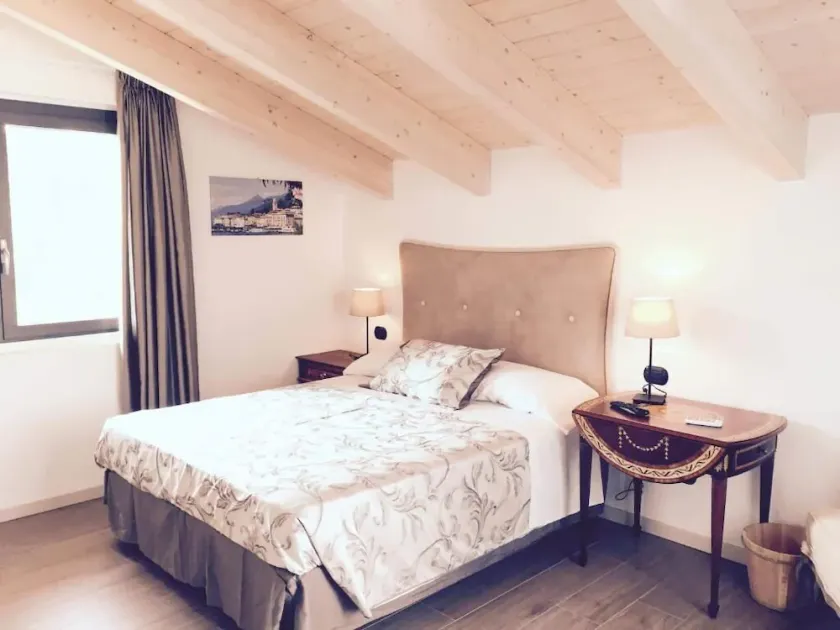 La Villa Bianca Guest house - Image 1