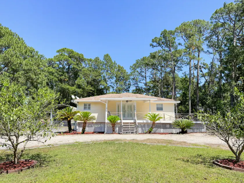 Dejligt hjem beliggende i skovområde i Dauphin Island t���t p���������� Boat Launch! - Image 1