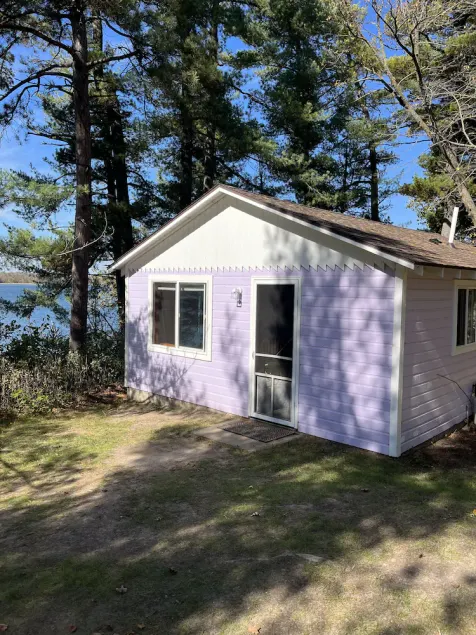 Rainbow's End Resort - Lakefront Cottages – Newly Remodeled with Private Beach - Image 1