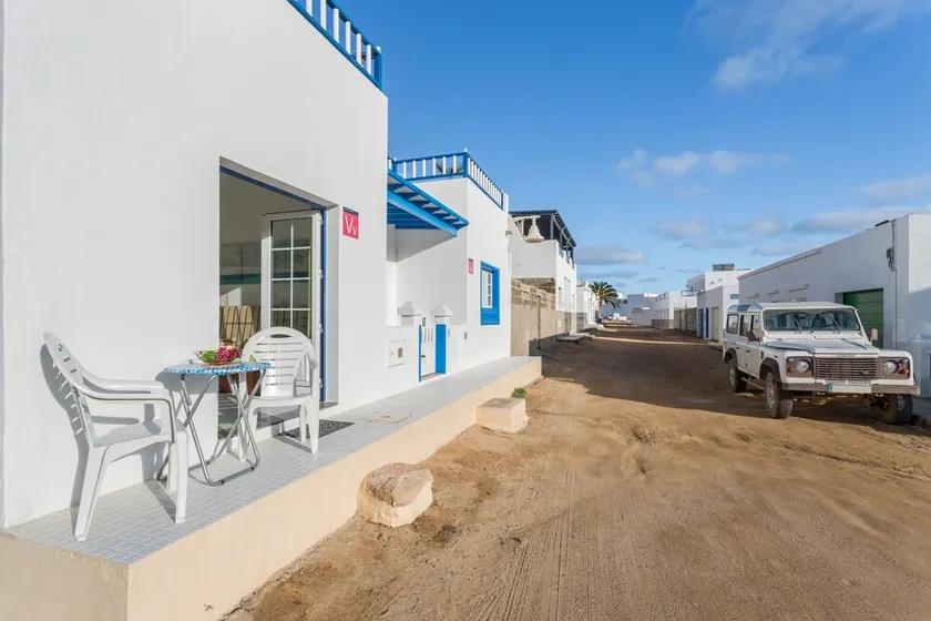Holiday Home \"El Sombrerito 1\" with Sea View & Wi-Fi - Image 1