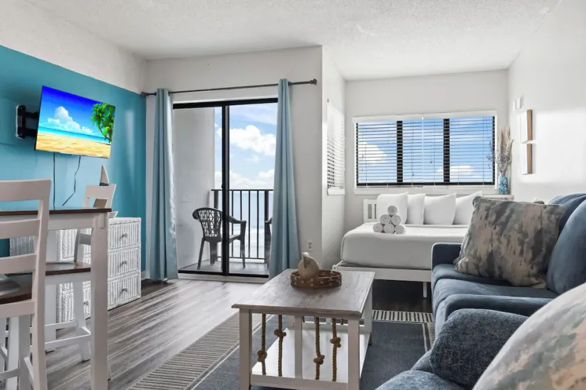 Oceanfront Studio ~ Palace 202 - Image 1