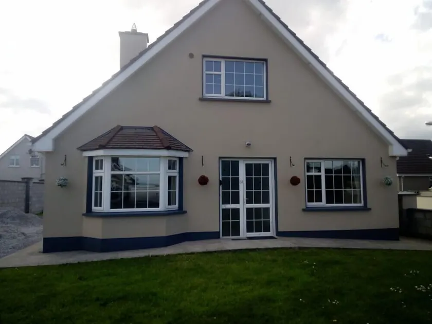 Delightful 3 bedroom house - Image 1