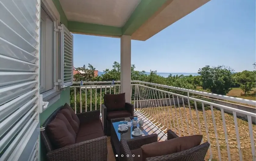 Comfortable apartment in Bartići - Image 1