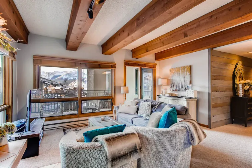 Mountain Views From This Plaza  - Sleeps 6 2 Bedroom Condo - No Cleaning Fee! by RedAwning - Image 1