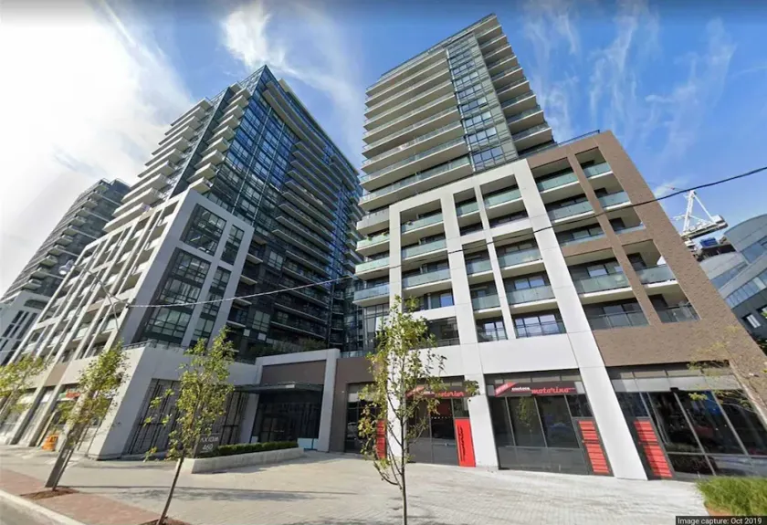 Luxurious 1DB Condo Minutes Away From The CN Tower - Image 1