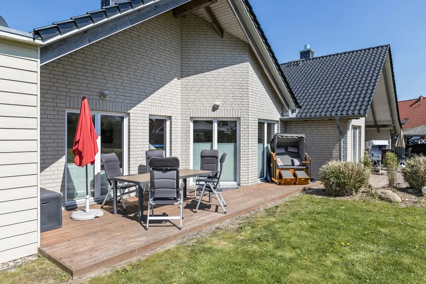 Family-Friendly \"House Deik\" Near the Beach with Garden, Terrace & Wi-Fi - Image 1
