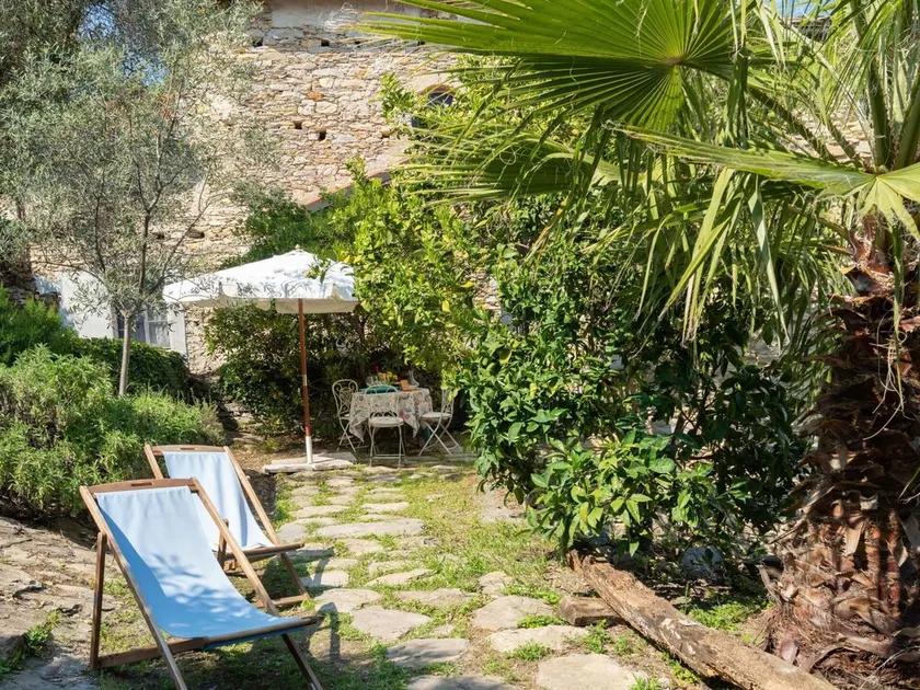 Lovely apartment in villa for 4 people with patio and pets allowed - Image 1