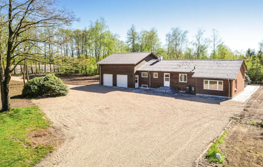 Five-Bedroom Holiday Home In Kibak - Image 1