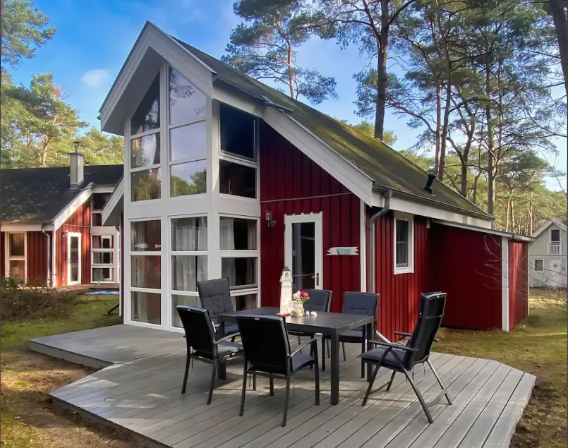 Our little vacation home, No. 262, in Baabe. Spacious patio with patio furniture for relaxing outdoors. A relaxing break with a hot tub and sauna. Insect screens on the windows - Image 1