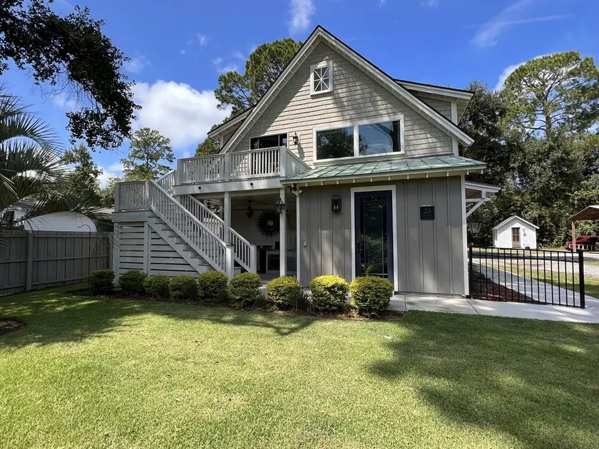 Low Country Living In Old Town Bluffton - Image 1