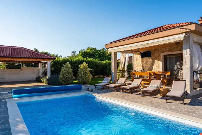 Holiday Home Beti with heated pool - Image 1