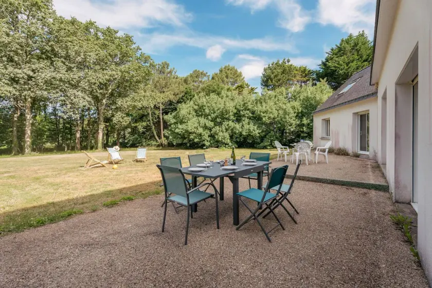 Spacieuse Villa à Crac'h : 4 Ch. pour 8 Pers., Beau Jardin, Proche Plages et WiFi - Image 1
