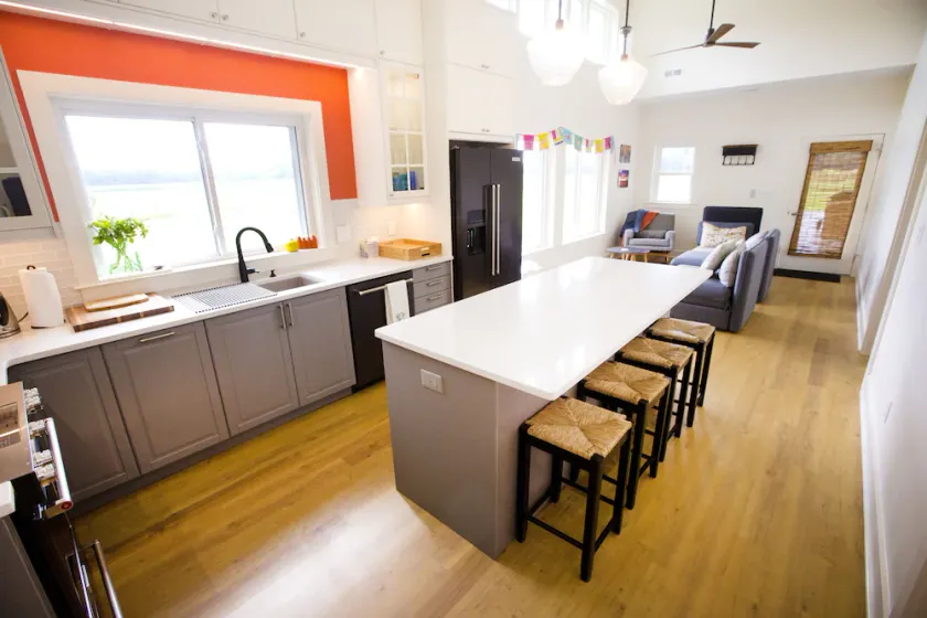 Private Guesthouse on Secluded Waterfront Farm - Image 1