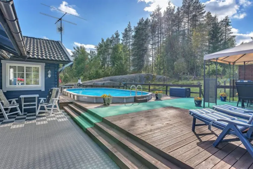 Quiet, Spacious Detached House ~ Close To Nature & Just 1 Hour From Stockholm - Image 1
