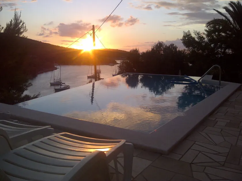 Two bedroom apartment with large daily room and infinity, heated, massage pool - Image 1