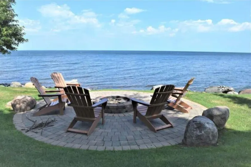 Newly renovated lakefront townhome with incredible views of Mille Lacs Lake - Image 1