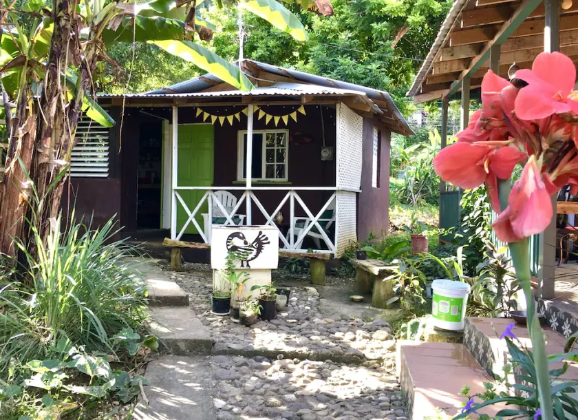 Secluded self contained cabin close to Blue lagoon - Image 1