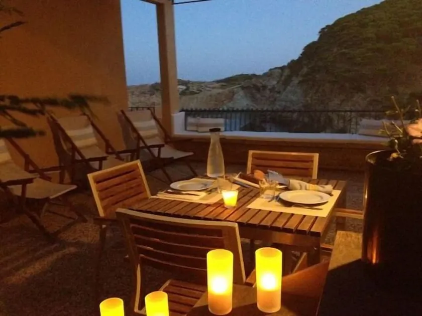 Casa A Sa Tuna Beach Con Una Spettacolare Vista Sul Mare - Image 1