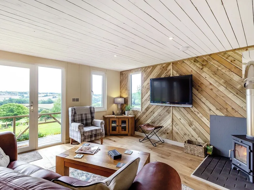Beautiful Lodge with outstanding views of the rolling countryside. - Image 1