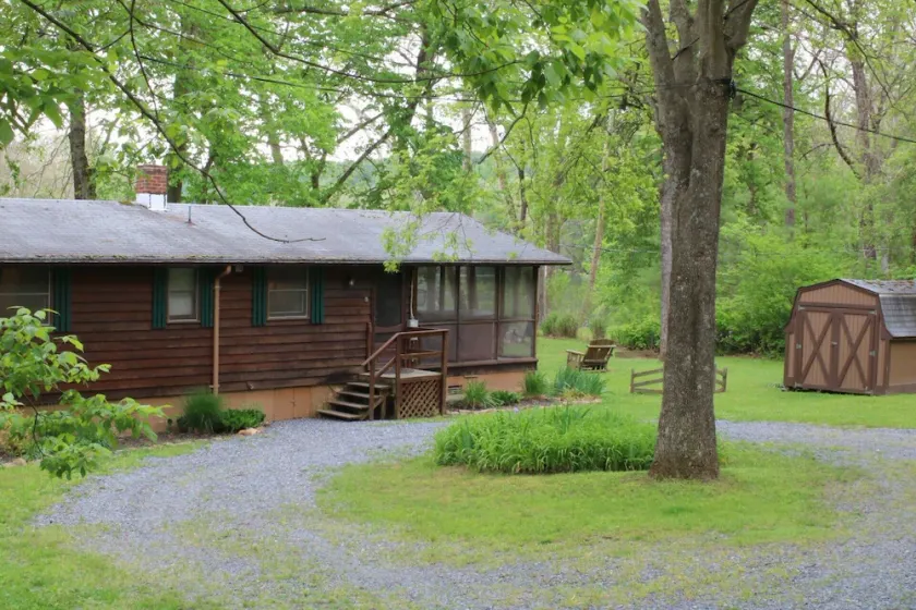 Stepping Stone Cabin - The Perfect Riverfront Getaway! - Image 1