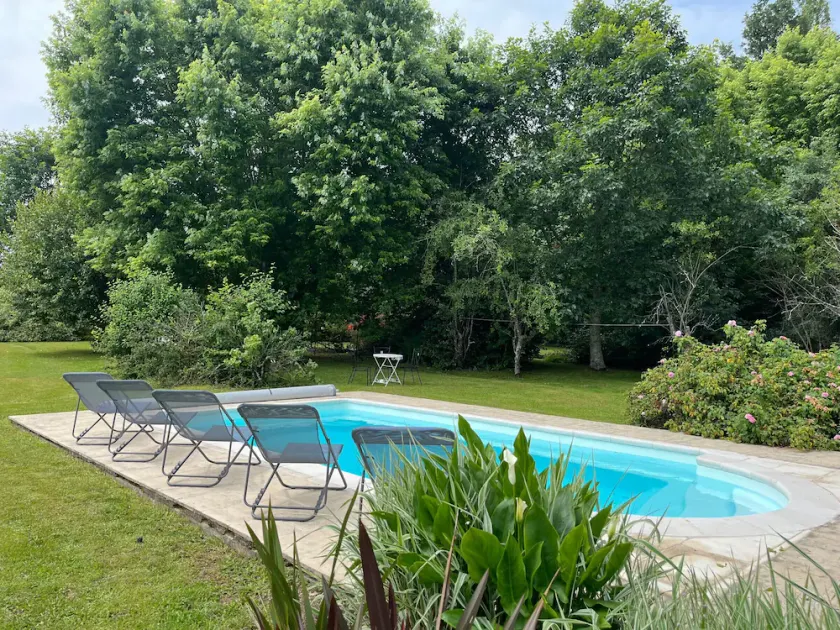 Charming Rural Retreat with Pool, Accessible Features, and Family-Friendly Amenities - Image 1