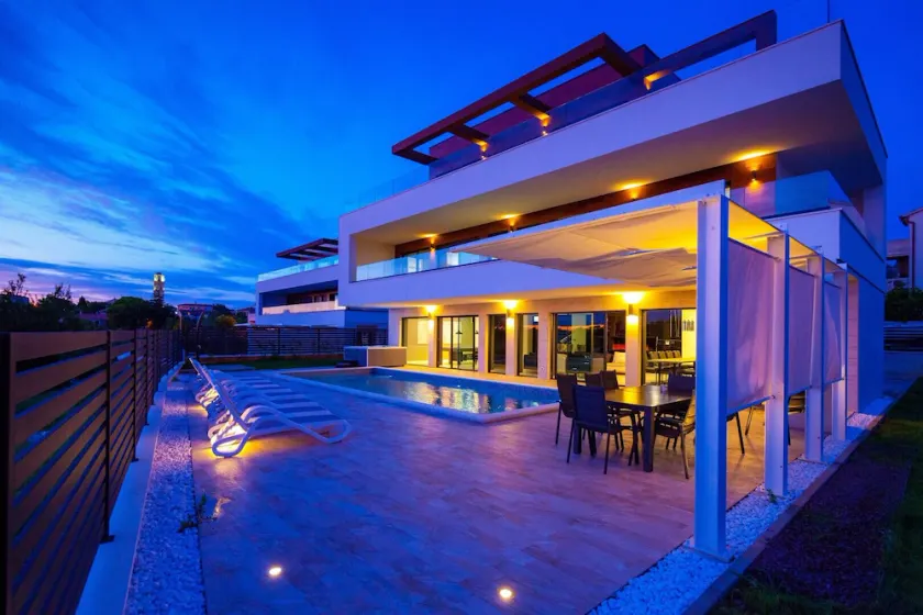 Luxury Villa Eligo with private pool and sea view - Image 1