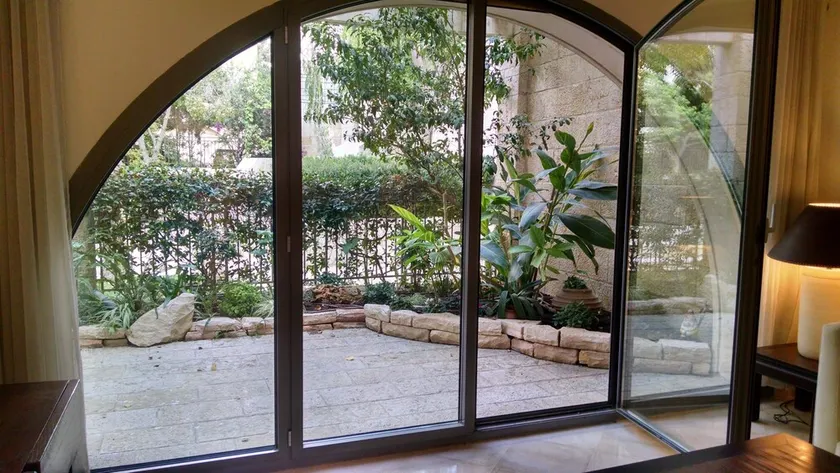 David Citadel Residence, Garden Apartment, Great Location! - Image 1