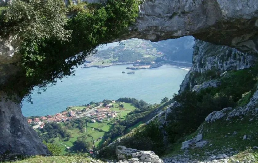 Villa La Perla de Sonabia-Cantabria, bredvid stranden och berget, underbart. - Image 1