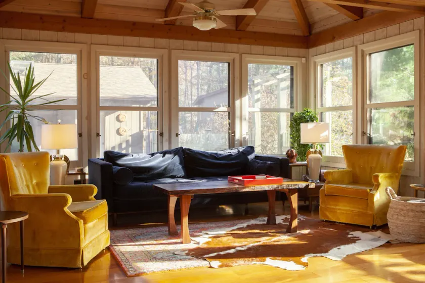 Sunbeam Lodge: Pool+Hot Tub, 50 Acres, ‘70s Oasis - Image 1