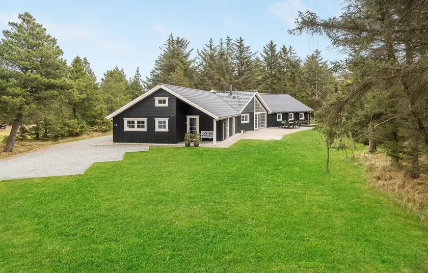 Six-Bedroom Holiday Home In Blavand - Image 1