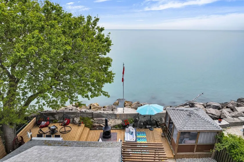 Cozy waterfront cottage - Image 1