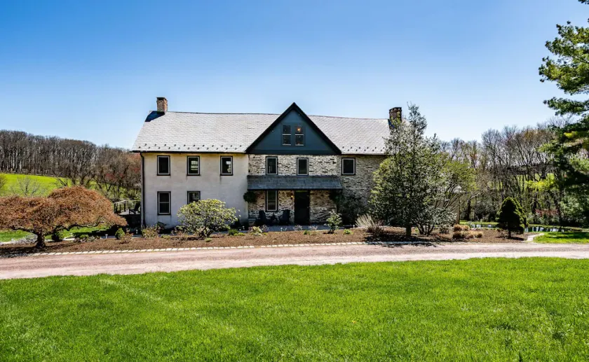 Secluded Chester County historic farmhouse and venue - Image 1