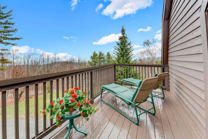 White Mountain Barn GuestHouse w/ Views! - Image 1