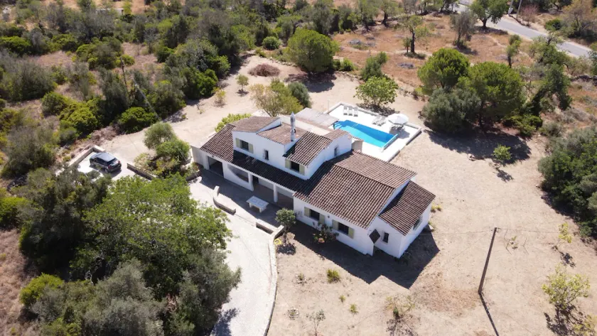 Wunderschöne Villa mit 5 Schlafzimmern, 4 Bädern, absolute Ruhe, tolle Aussicht, sehr gut gelegen - Image 1