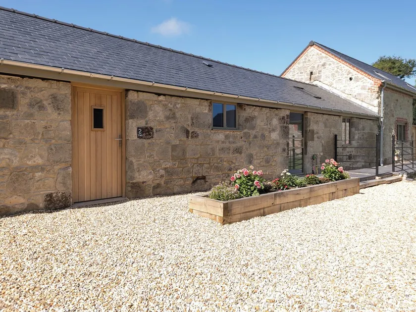 3 bedroom accommodation in Ventnor - Image 1