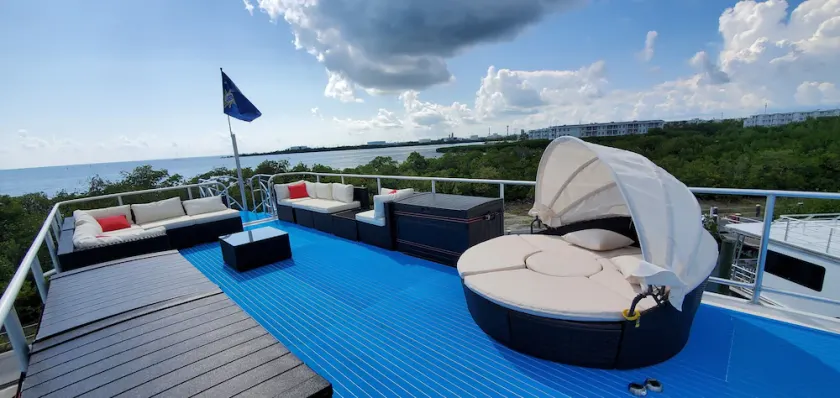 Key West Luxury Houseboat - Image 1