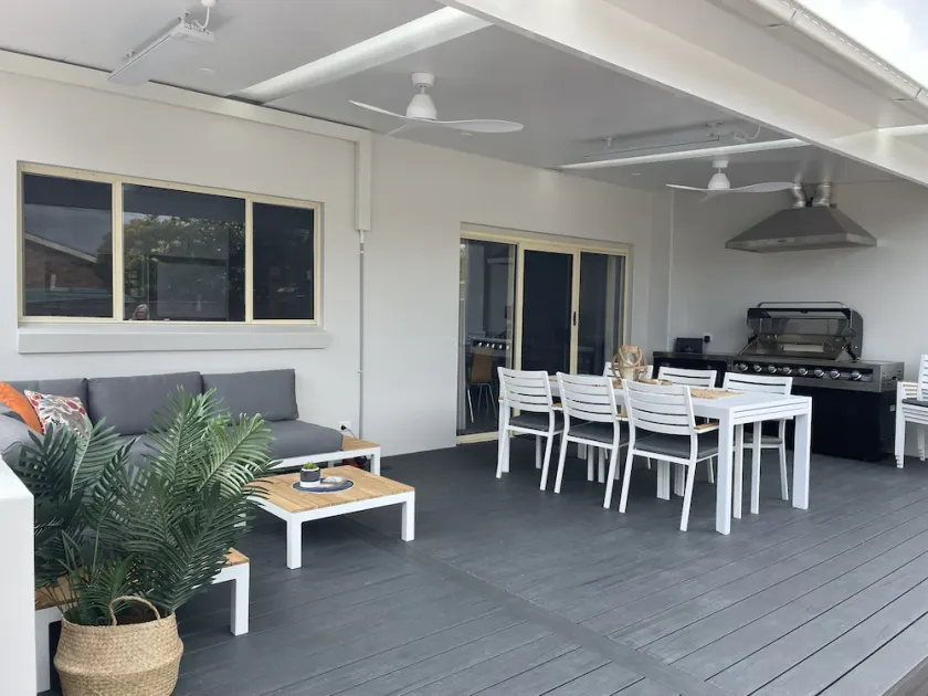 Blue Bay - Close to Fingal Bay Beach. Mid Week Stay Special Now On. - Image 1