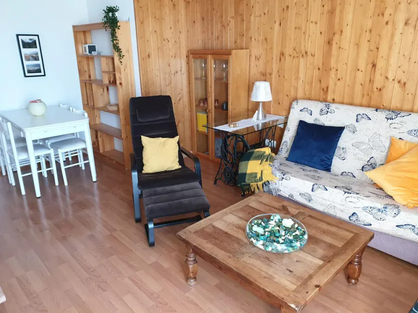 Geräumige 2-Zimmer-Wohnung mit Parkplatz in Villanúa - Image 1