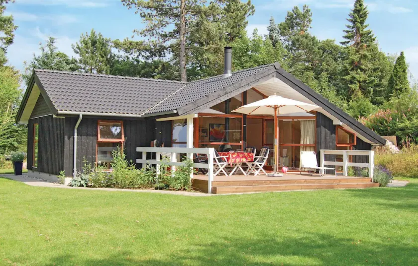 3 Bedroom Beautiful Home In Fårevejle - Image 1