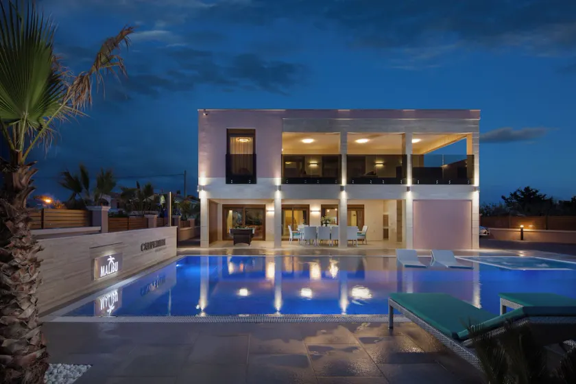 Malibu Eclipse - Luxury villa with pool & spa - Image 1