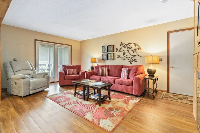 Welcome to Number Two Fairway – Your Home Away From Home - Image 1