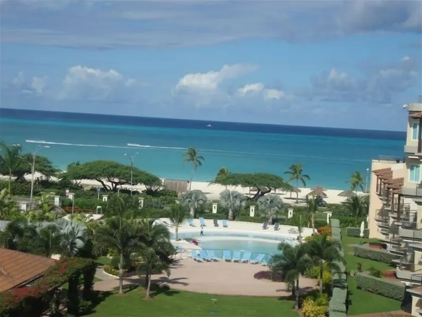 Luxury, Eagle Beach Front 2BR, Penthouse  Private Roof Terrace - Image 1