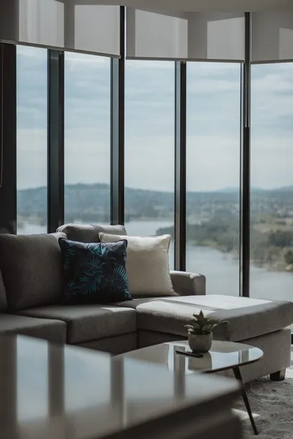 Panoramic Lake View 2-Bed with Pool, Gym and BBQ - Image 1
