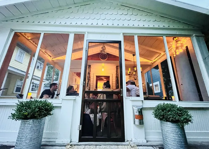 The 111. An award winning cottage renovation in the heart of historic Lakeside. - Image 1